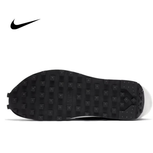 特價搶購#2022熱銷 Sacai X Nike LDV Waffle 解構 黑白跑步鞋 男女同款